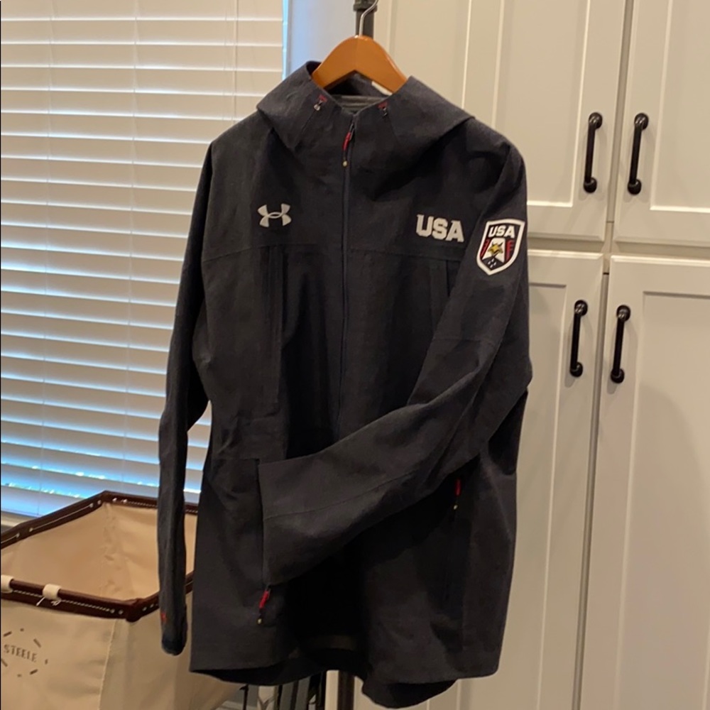 COPY - Men’s Gortex UA lightweight weatherproof jacket